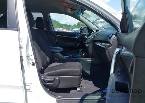 2015 Kia Sorento Lx z USA, uszkodzony, nr VIN 5XYKTCA67FG547788